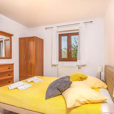 Stunning In With Wifi بيت للعطل Veli Lošinj