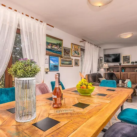Stunning In With Wifi بيت للعطل Veli Lošinj
